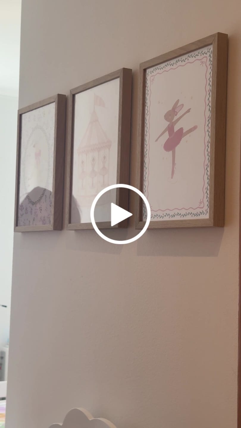 Customer video review of Retro Holiday Decor – Christmas Wall Art
