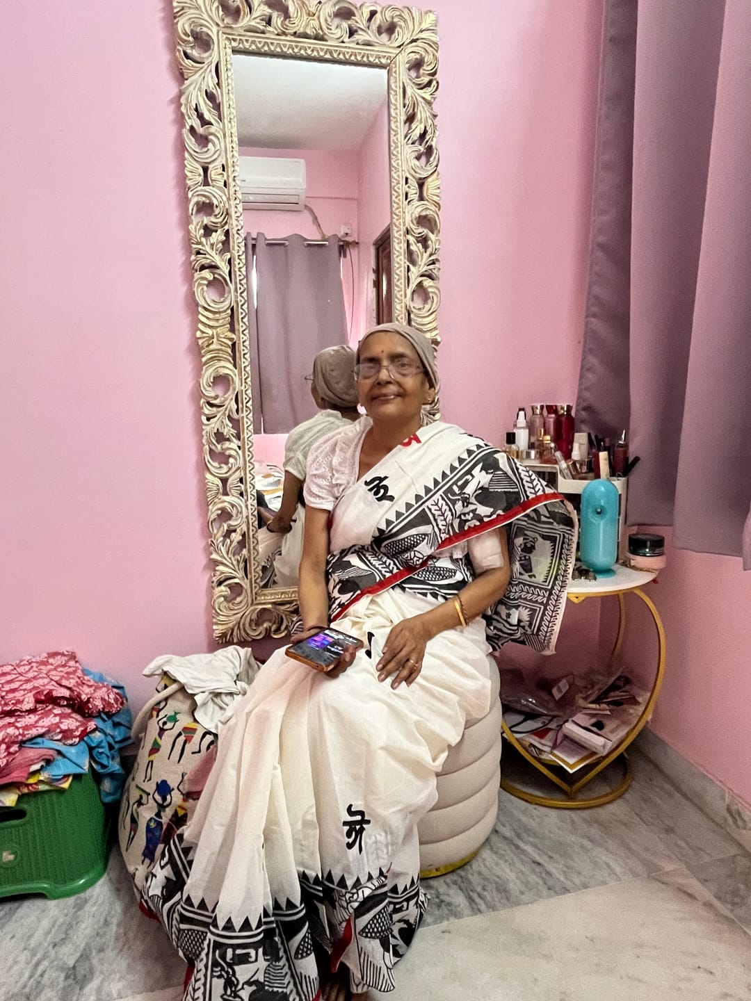 Customer photo review of White Appliqué Work Sahajpath Saree