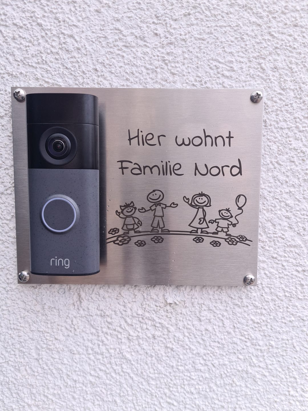 Customer photo review of V2A Edelstahl Türschild Ring Doorbell Wired - Lasergravur & UV-Druck - Weiß/Anthrazit/Gebürstet
