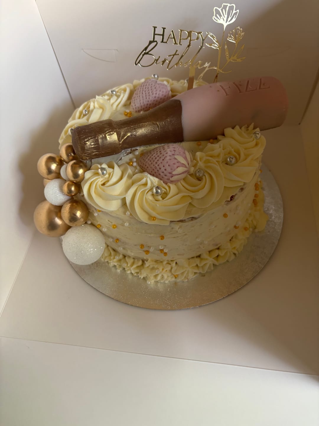 Customer photo review of Chocolate Fizz And Strawberries Gift Box