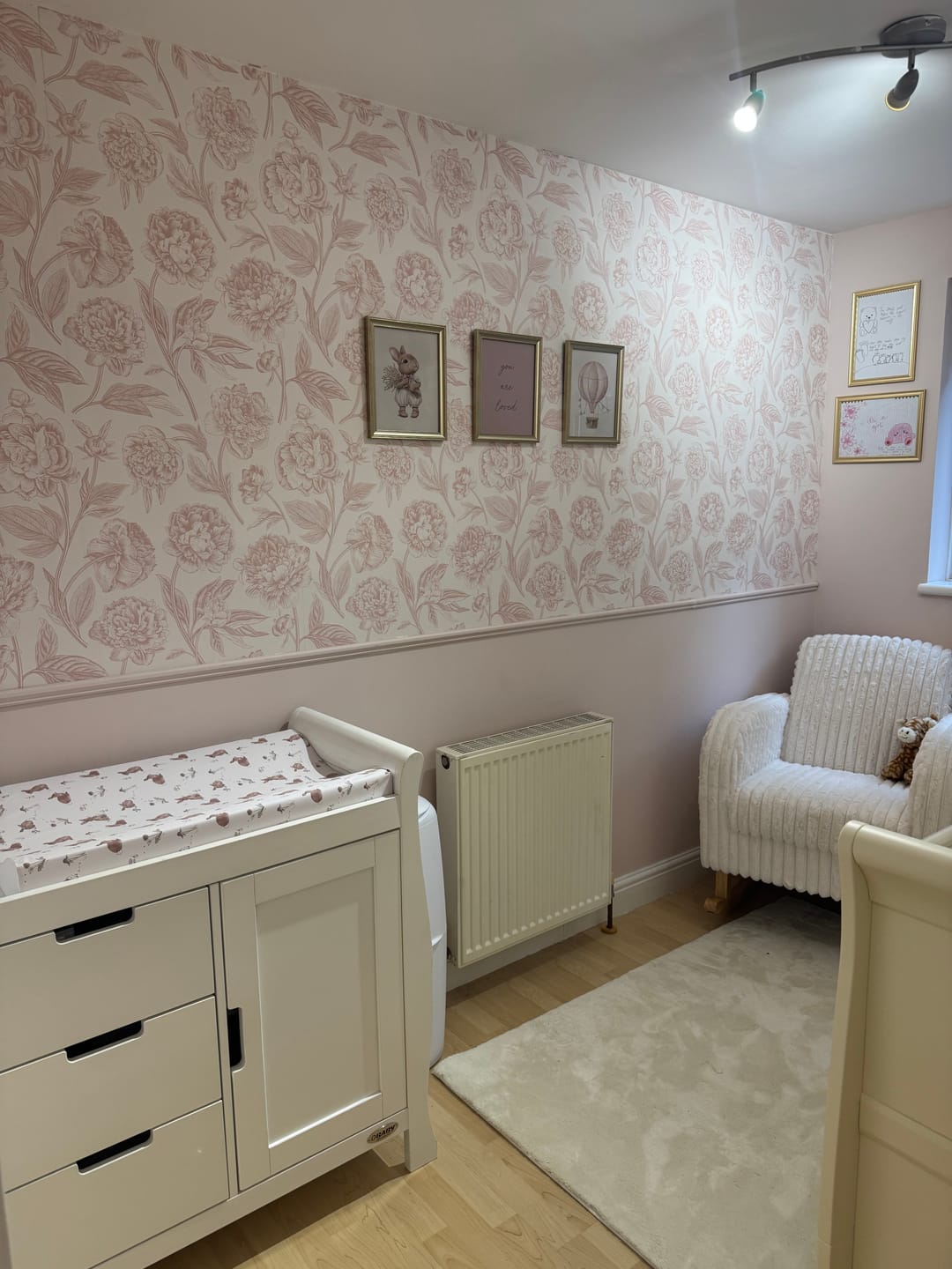 Customer photo review of Paisley - Vintage Classic Peonies Wallpaper