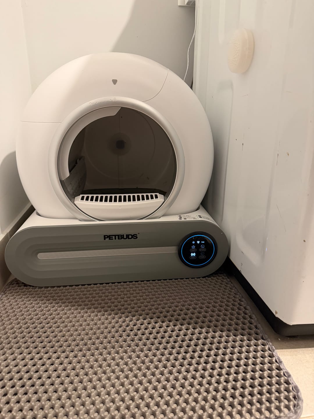 Customer photo review of Petbuds™ Pro 2026 Automatic Self-Cleaning Litter Box