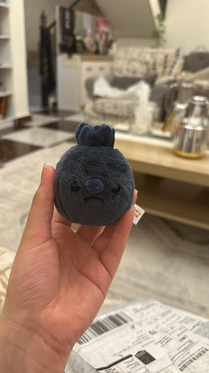 Customer photo review of Forgotten Single Blueberry