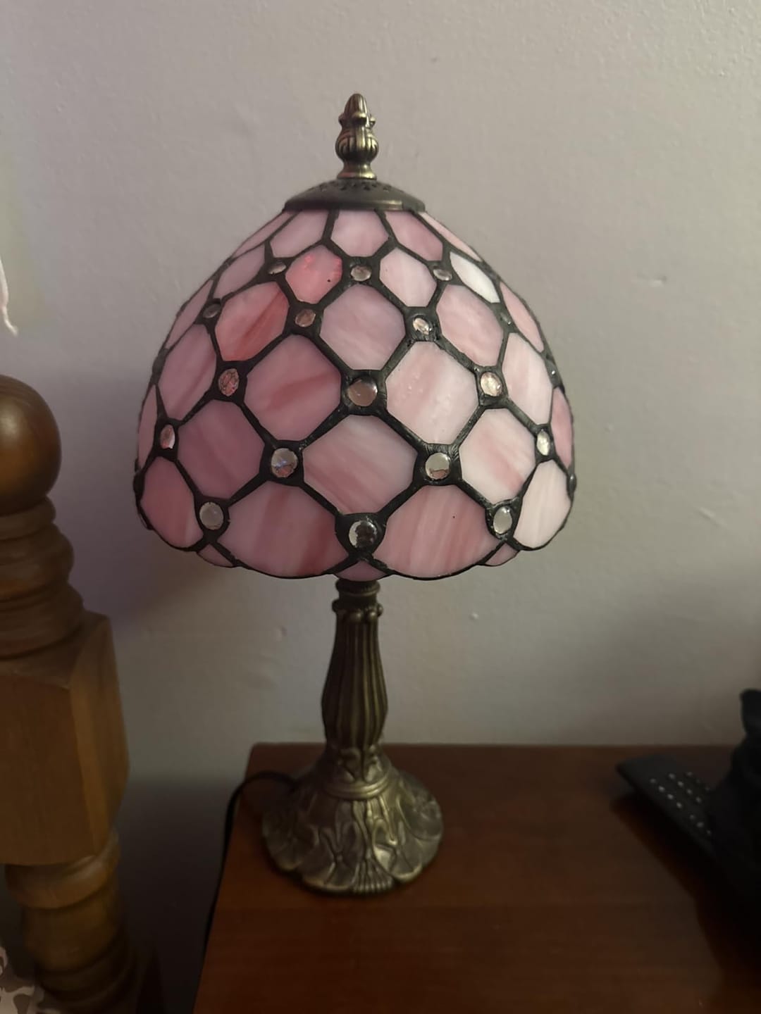 Customer photo review of Tiffany-Style Table Lamp | 8 in Stained Glass Shade in a White Beaded Pattern | Resin Base, 16 in Tall, E12