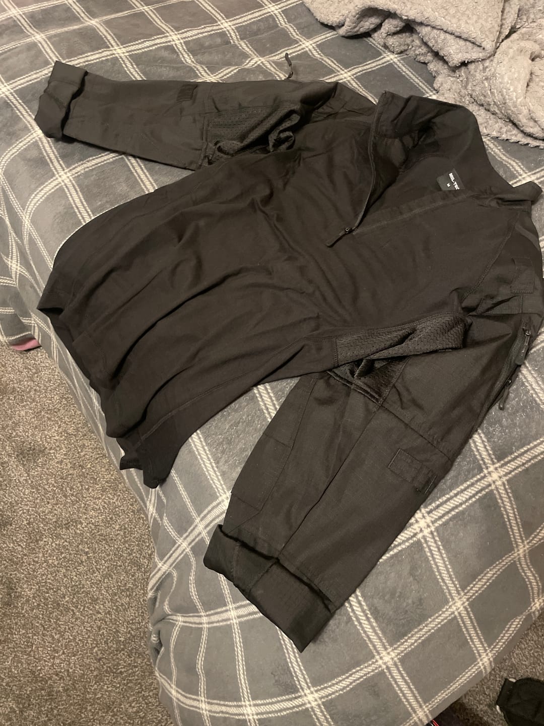 Customer photo review of Mil-Tec Brand Military style black tactical field troops combat shirt TYPE 2