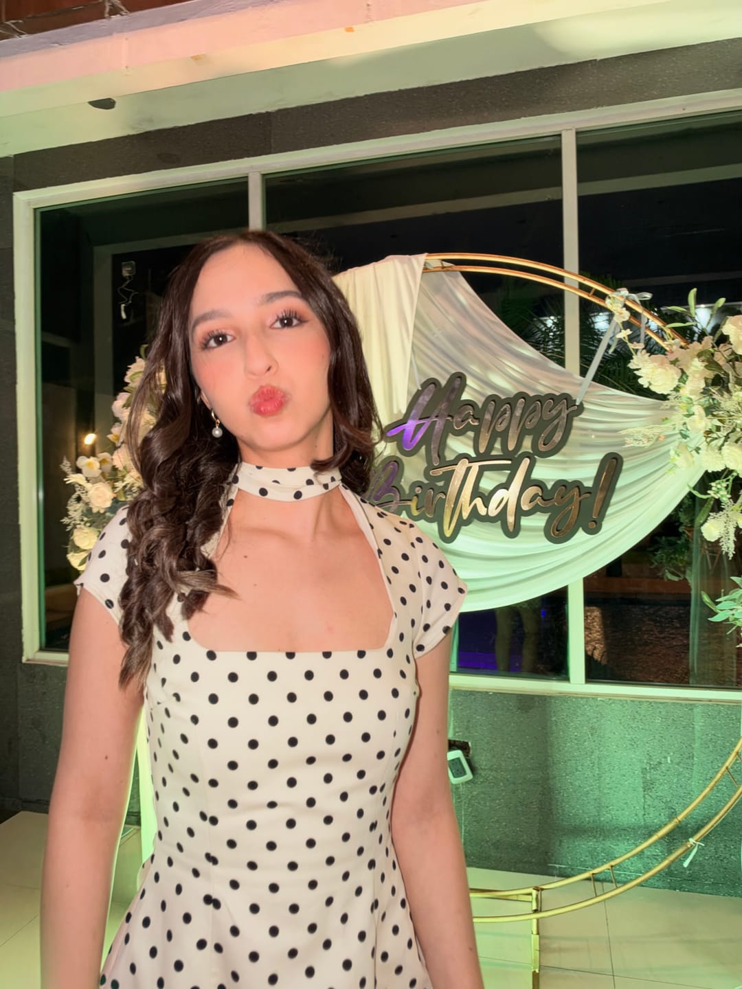 Customer photo review of Par Arracada Con Perla Redonda