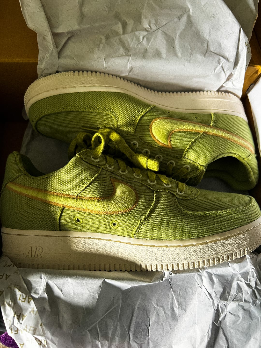 Customer photo review of Basement - Sneaker Mystery Box