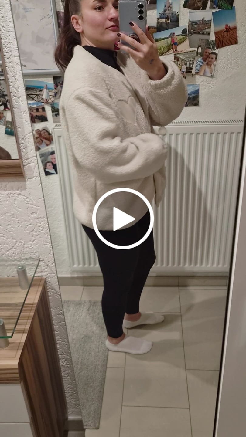 Customer video review of Teddy Jacke mit Druckknöpfen & großem Herz cremeweiß