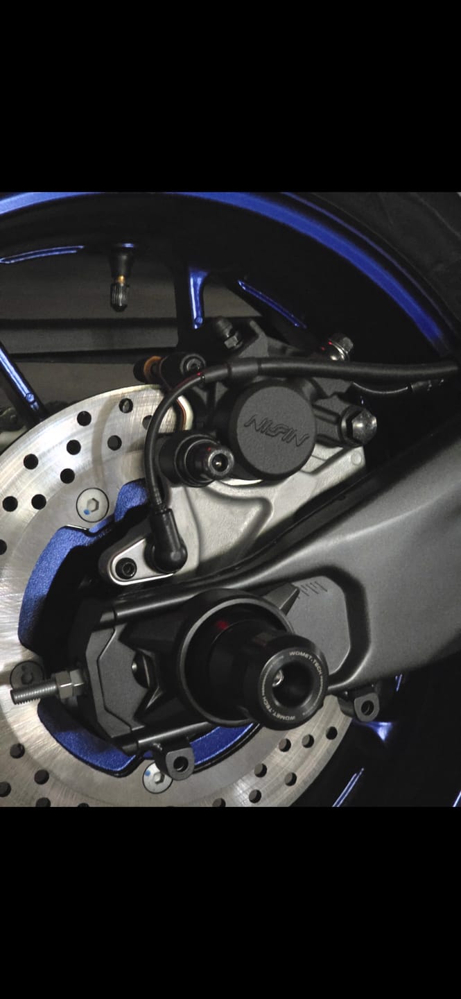 Customer photo review of Rear Axle Sliders for Yamaha R7 / MT07 / XSR700