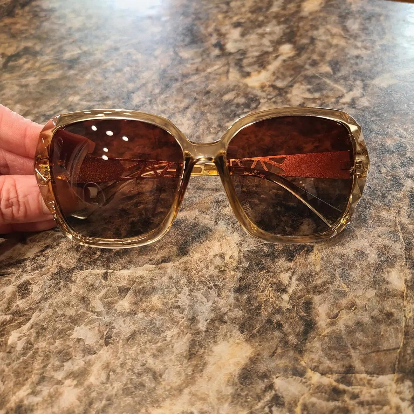 Customer photo review of Heloise Shades