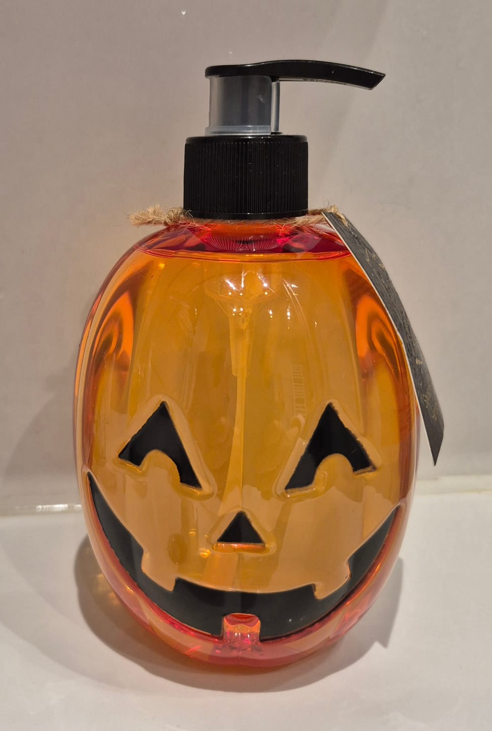 Customer photo review of Halloween Handseife im Figurenspender Pumpkin Spice Duft