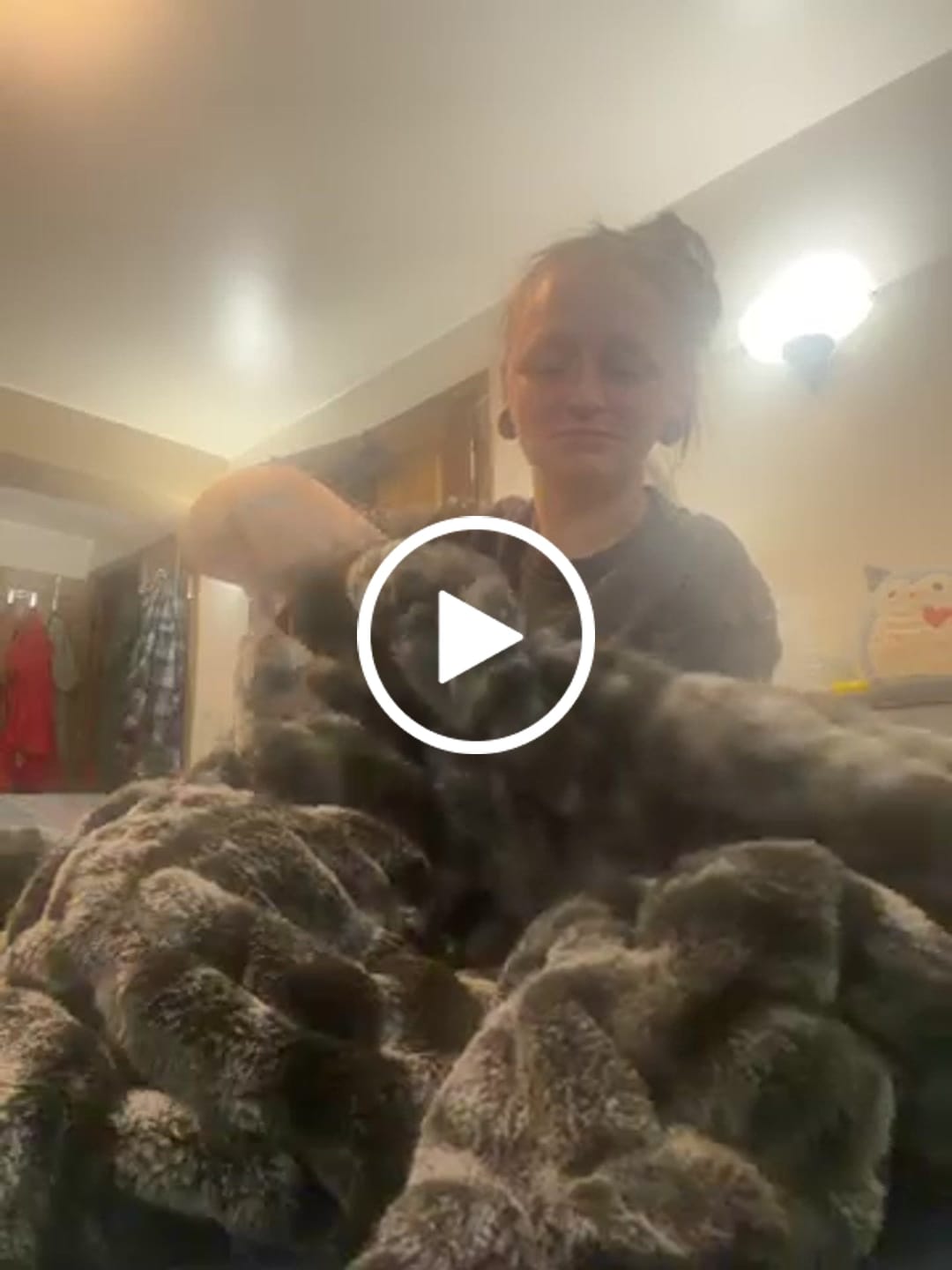 Customer video review of Hugs Marble Onyx Blanket