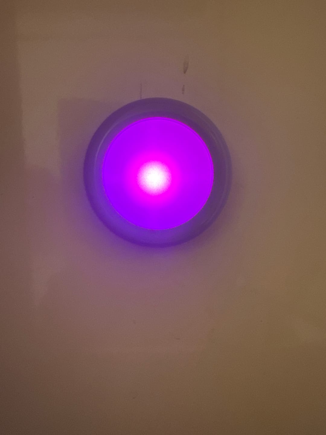 Customer photo review of OSRAM Bluetooth SMART DOT-IT TWIST & SHAKE, wiederaufladbarer Dot, White Noise Funktion, RGBW, 4000K