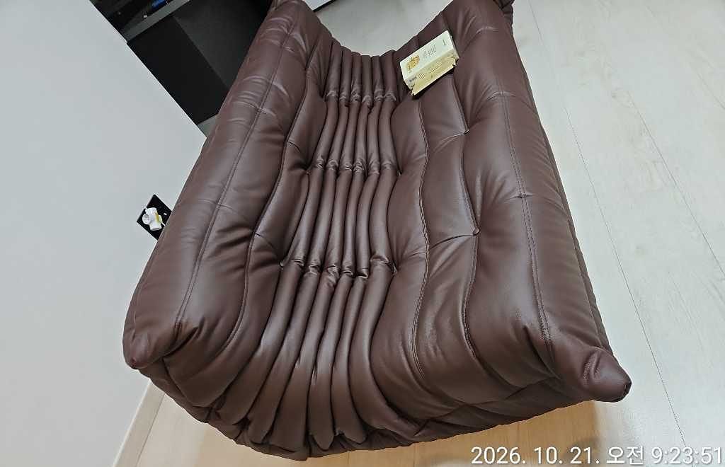 Customer photo review of TOGO LARGE SETTEE WITHOUT ARMS - 3 seater leather sofa
