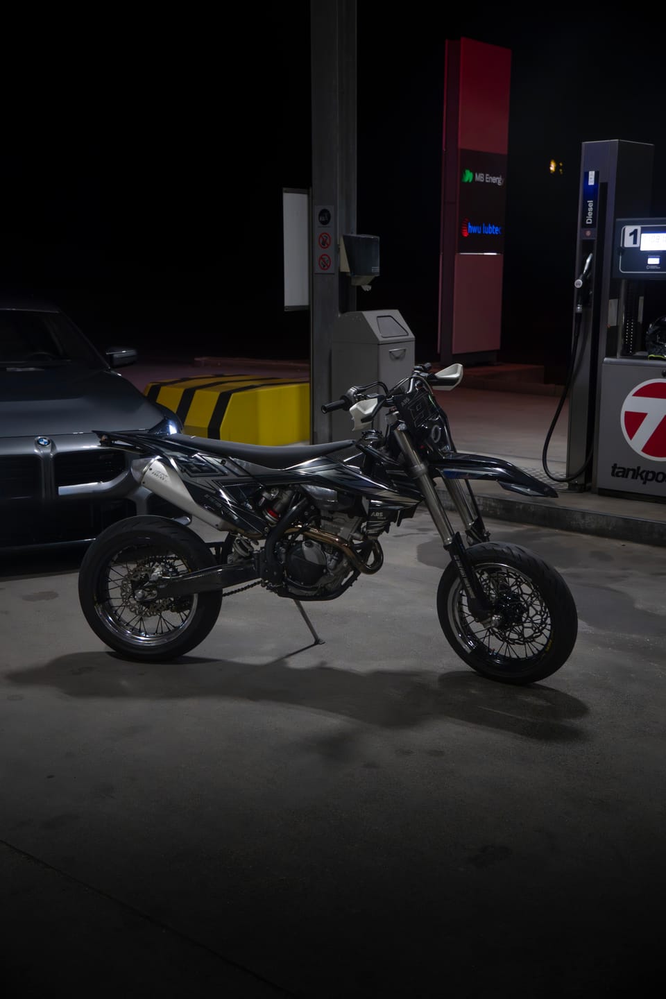 Customer photo review of LIGHTWEIGHT - GRAPHICS KIT