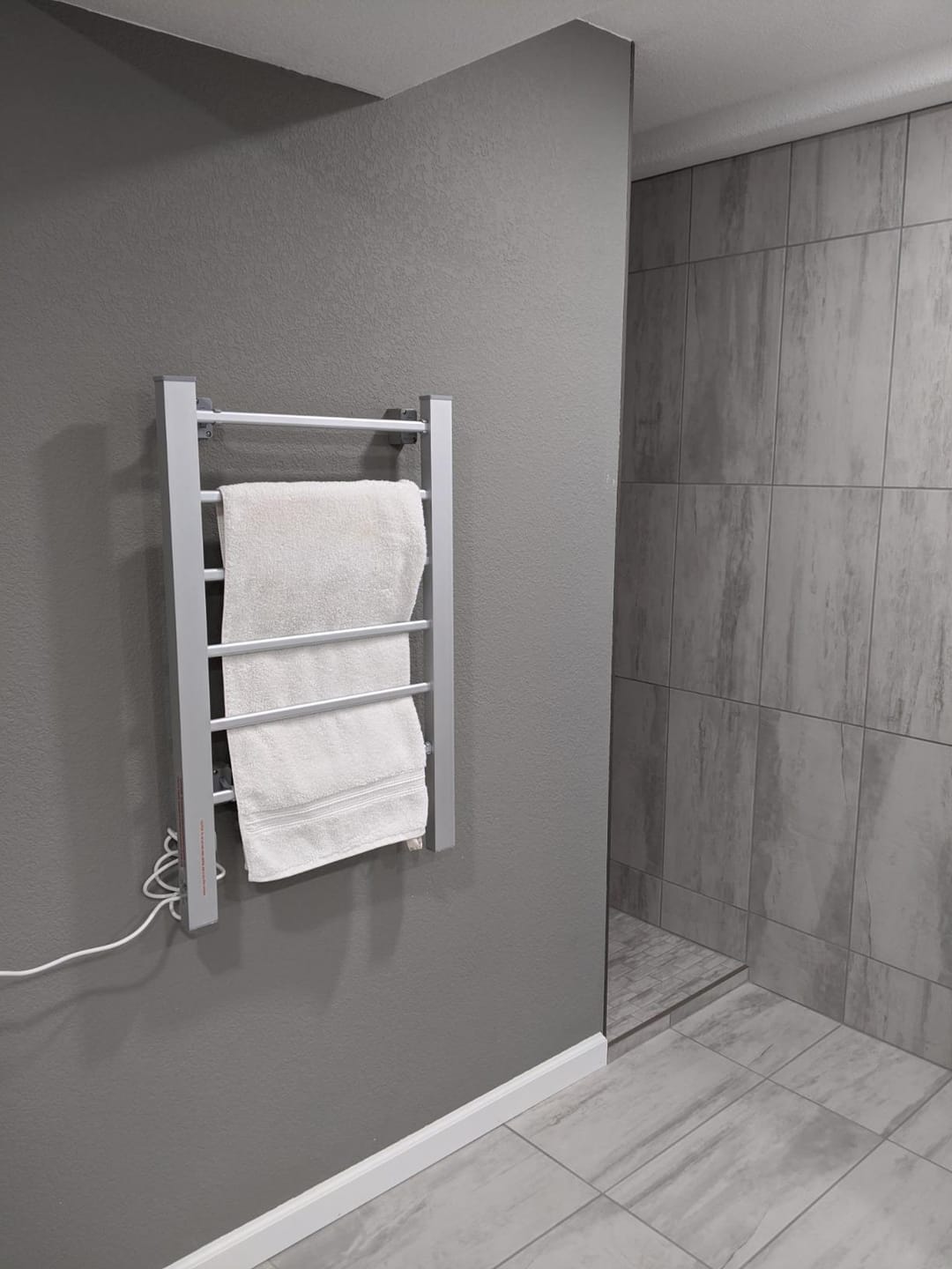 Customer photo review of Heated Towel Rack | Freestanding or Wall-Mount Aluminum Warmer, 100W | Holds 6 Towels, 113 to 122°F