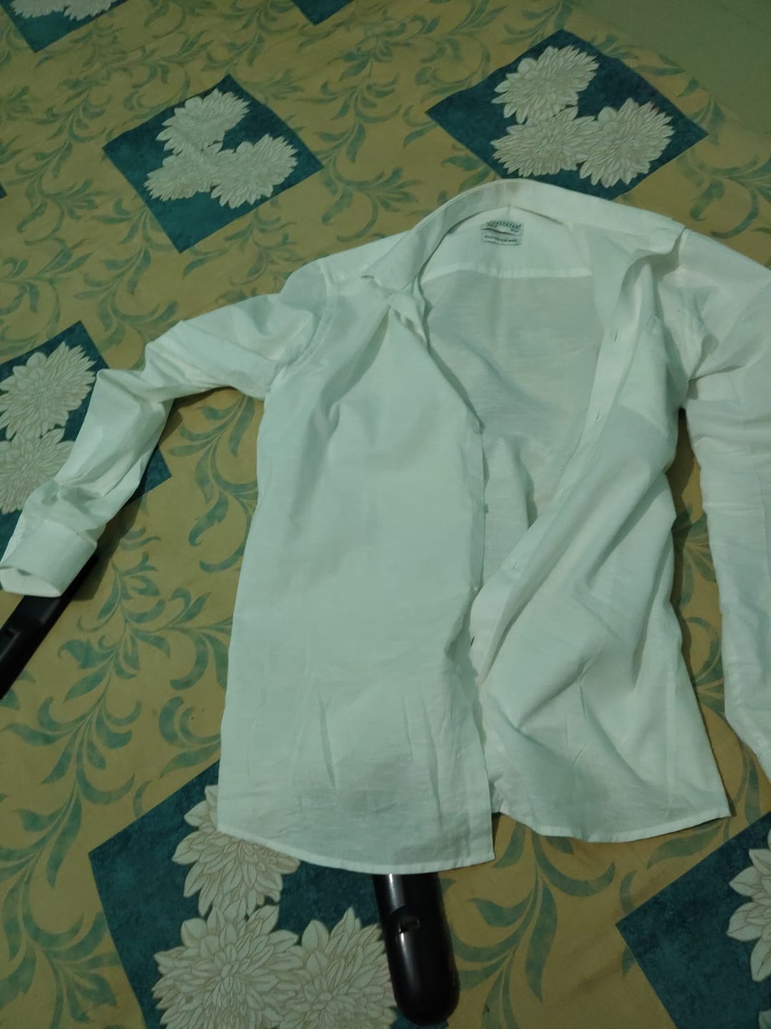 Customer photo review of AQUA Stain Free White Shirts