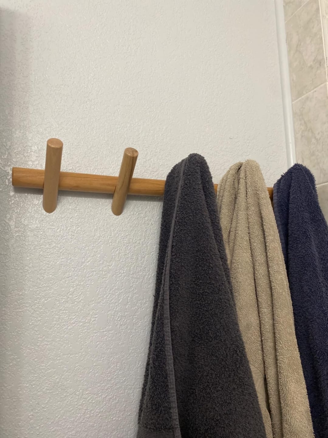 Customer photo review of Wall Coat Rack | Solid Oak Wood, 19.7 x 4.9 in | Scandinavian Wall-Mounted Hat & Accessory Organizer
