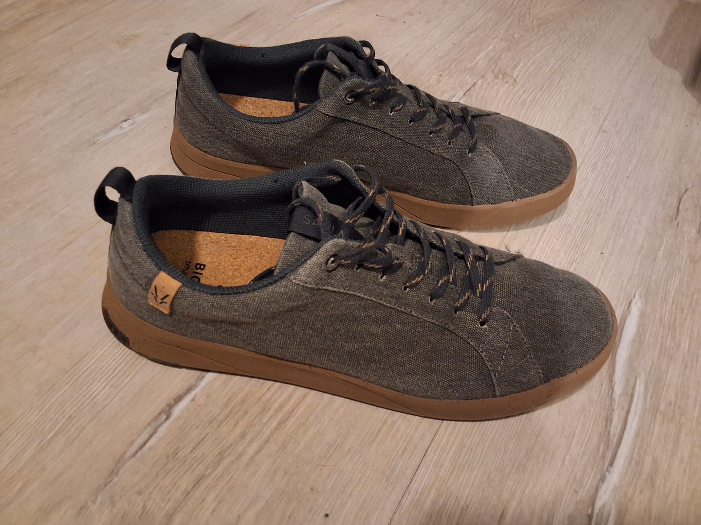 Customer photo review of Cannon Canvas M 2.0 Dark Grey