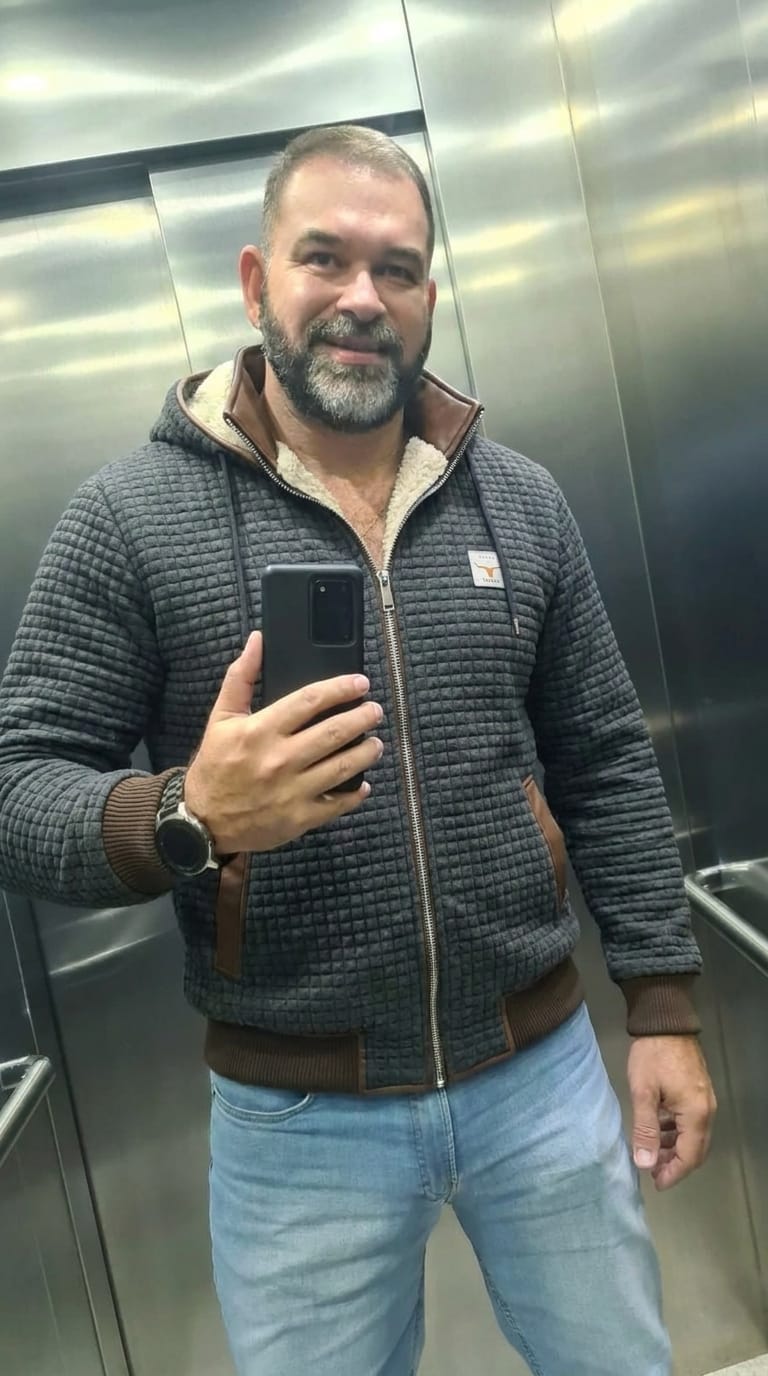 Customer photo review of HONEIST | CHAQUETA CON CAPUCHA DE NIDO DE ABEJA