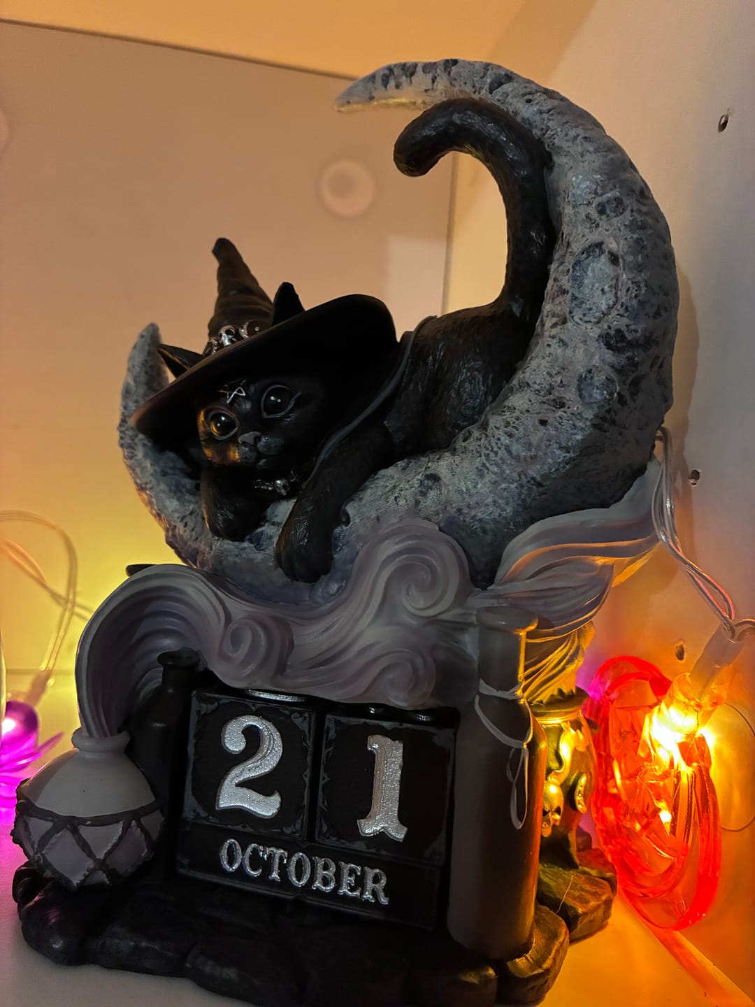 Customer photo review of Ewiger Kalender Katze im Mond – Tischkalender mit Holzklötzchen