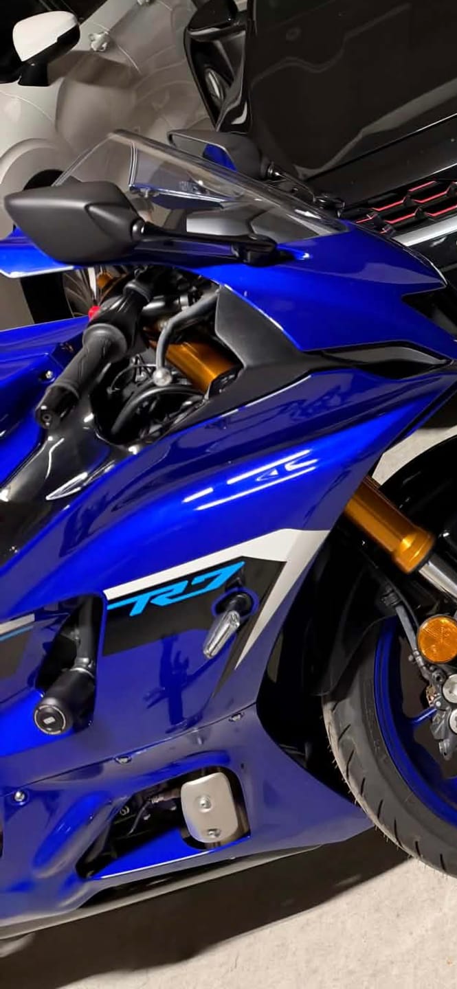 Customer photo review of Crash Pads / Frame Sliders for Yamaha R7 / MT07 & XSR700 (Standard Line)