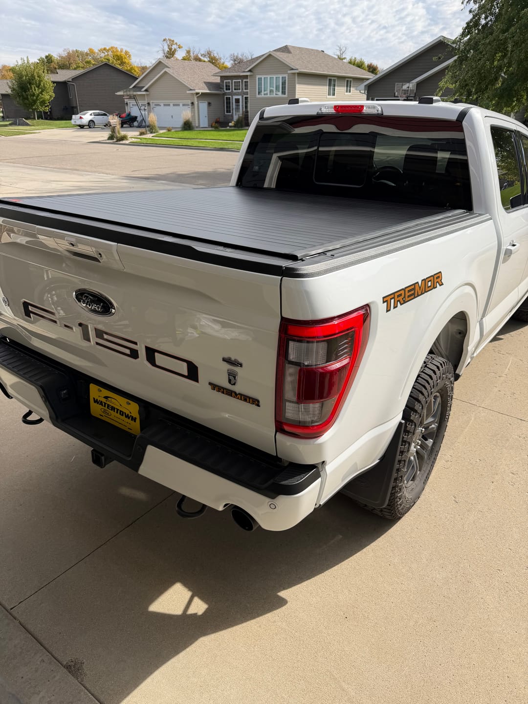 Customer photo review of Rough Country 50221550 Hard Roll Up Bed Cover | 5'7" Bed | Ford F-150 (15-26)/F-150 Lightning (22-26)