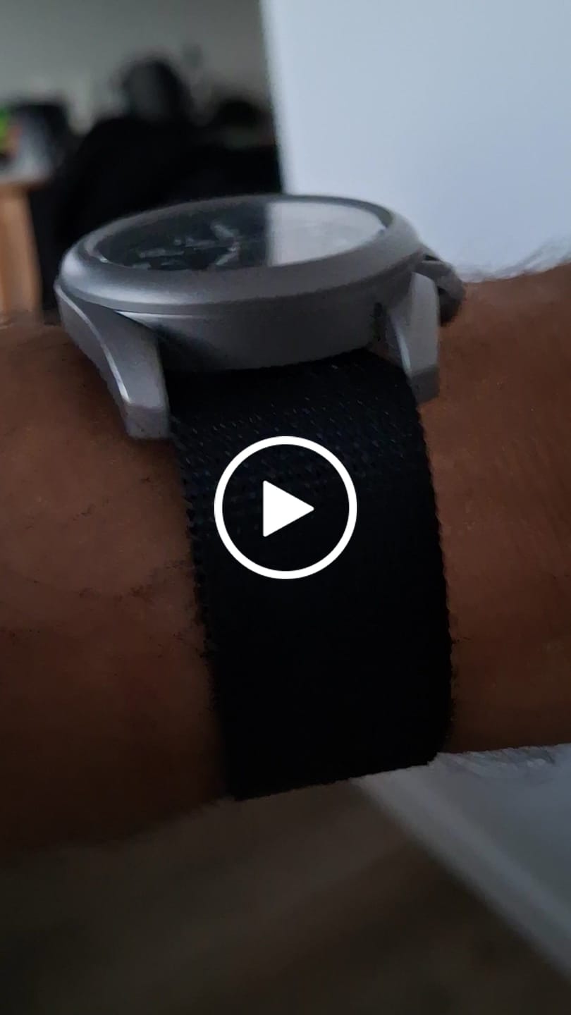 Customer video review of VOYAGER - 100M Waterproof Titanium Automatic Field Watch | Black
