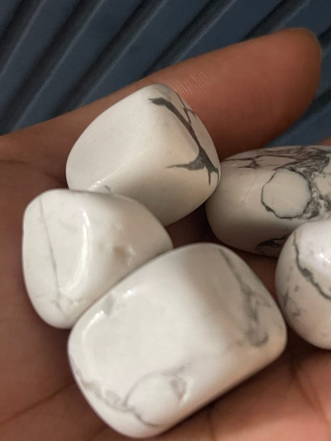 Customer photo review of Natural Howlite Tumbled Stones – Vastu Remedy for Anxiety Relief & Anger Control | Ideal for West Relationship Zones & Stress Areas | 100g / 500g / 1kg