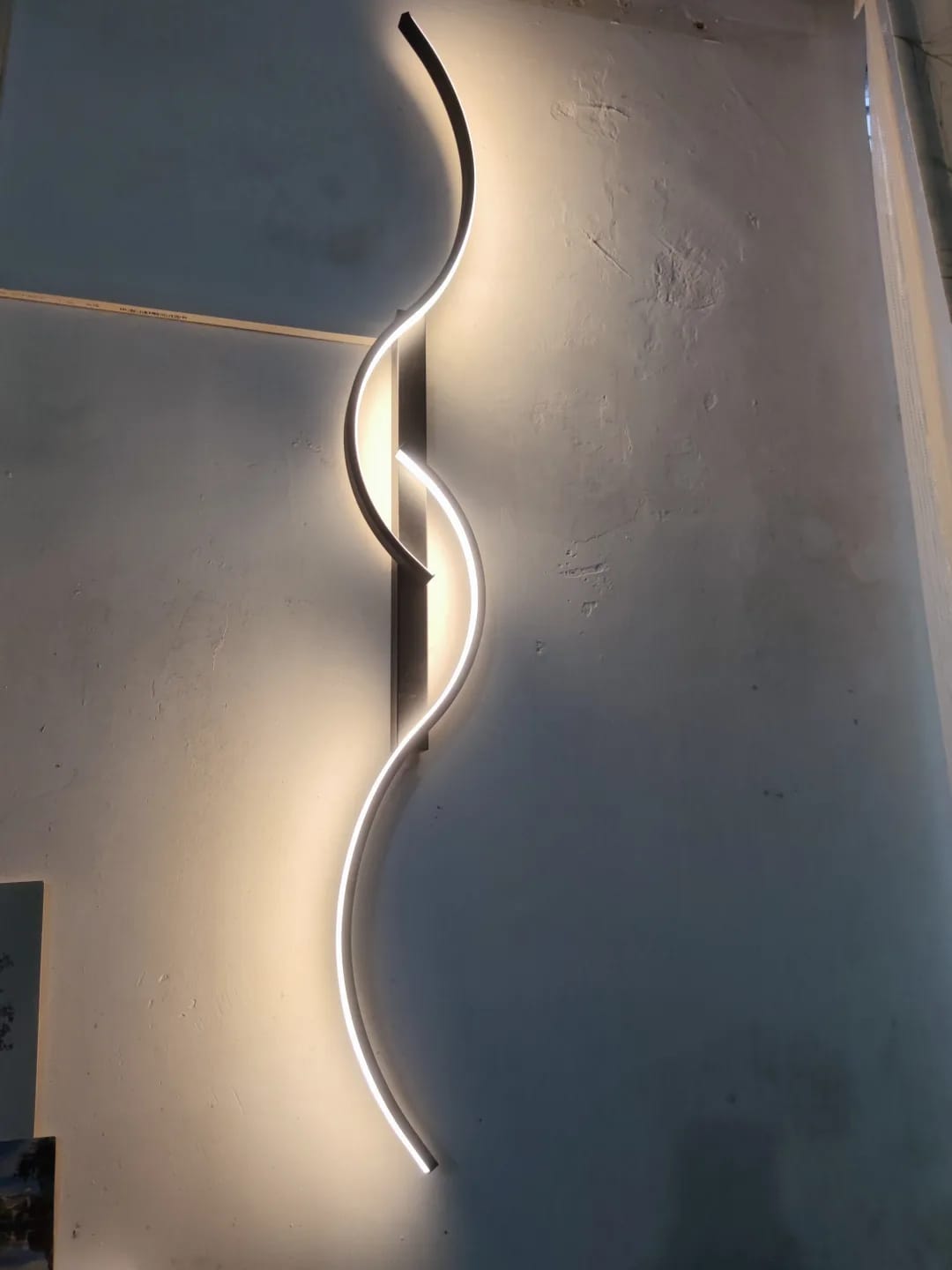 Customer photo review of Wall Light, S Shaped Linear Wall Sconce, Aluminium, 60–120 cm