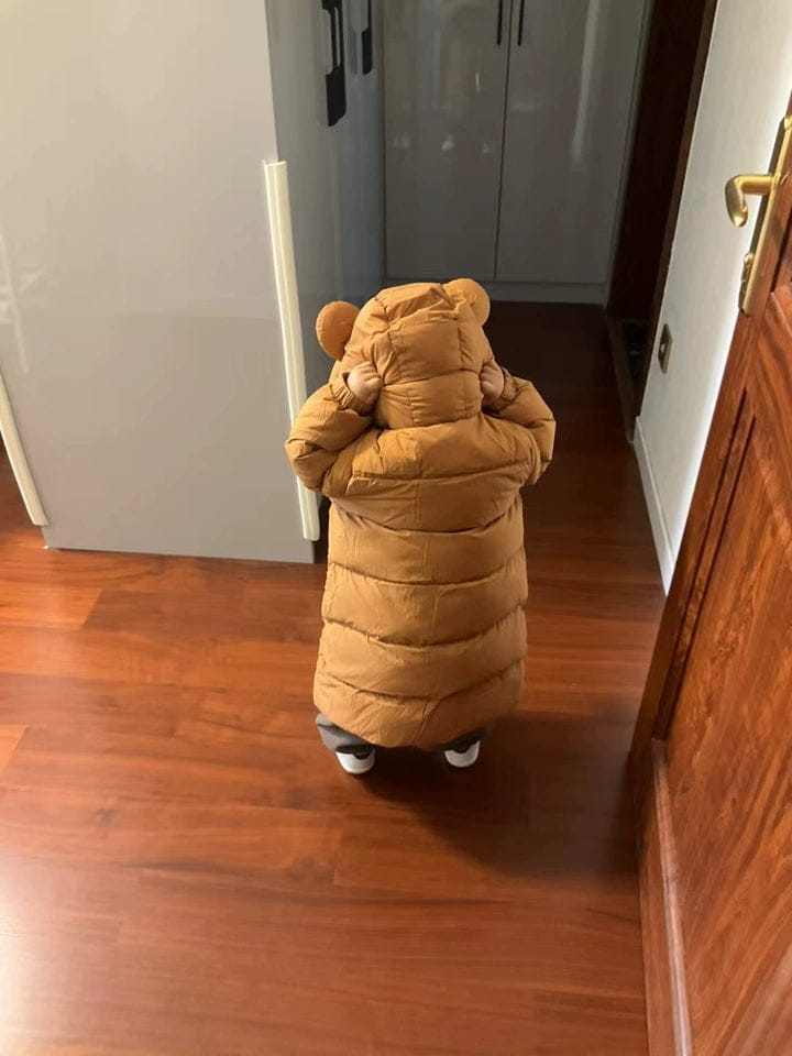 Customer photo review of Dave&Bella Kids Winter Cozy Outwear Windproof Hooded Long-style Down Coats