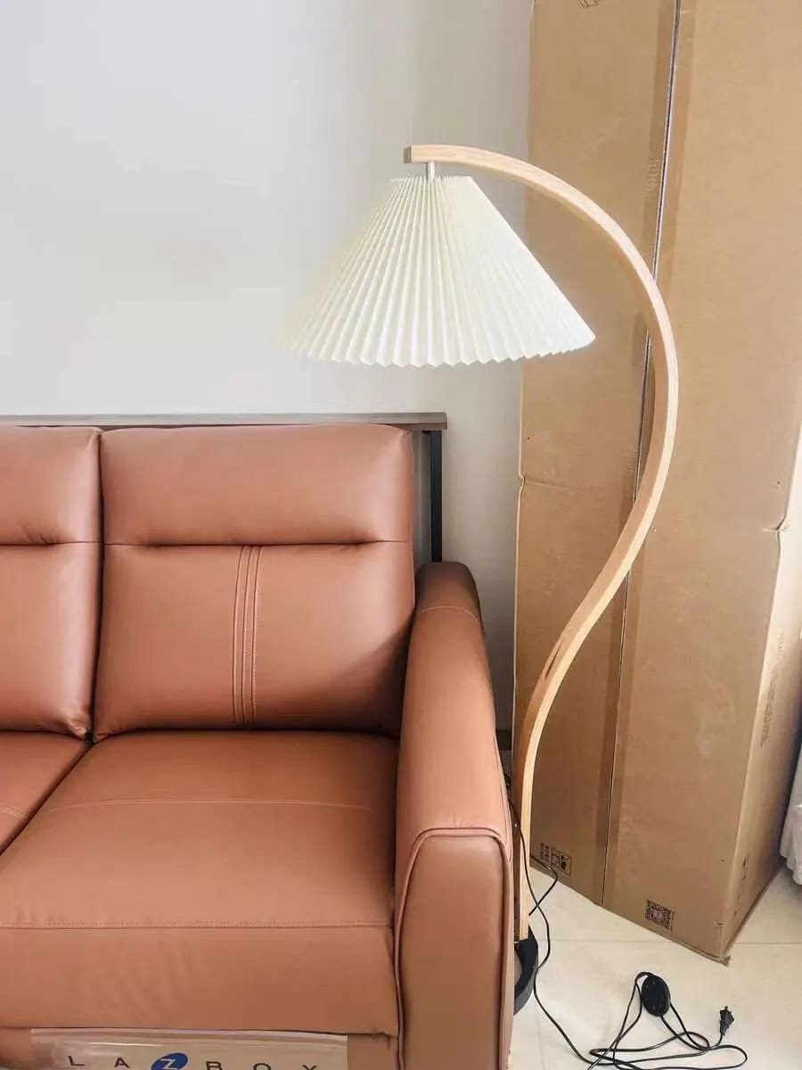 Customer photo review of Arc Wood Floor Lamp for Living Room, Pleated Fabric Shade, 150 cm