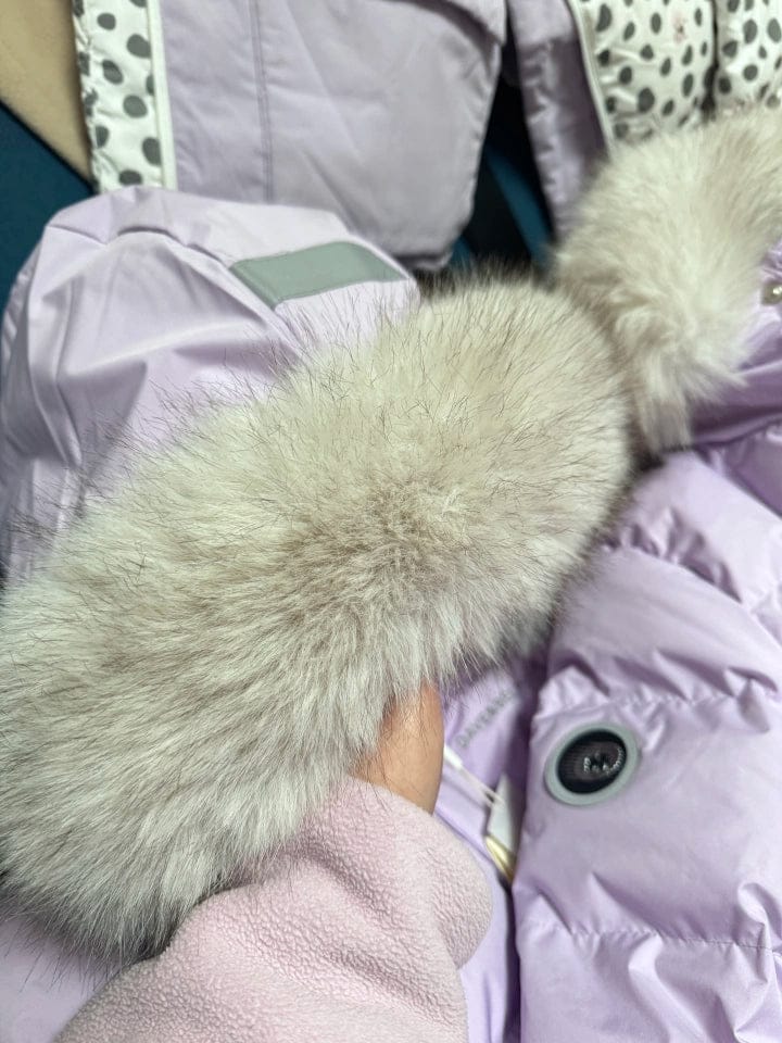 Customer photo review of Dave&Bella Kids Girls/Boys Winter Outdoor Mid-length Fur-trim Hooded Down Coats