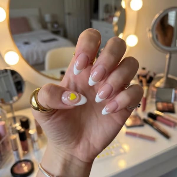 Customer photo review of Vyroon | NightNail™