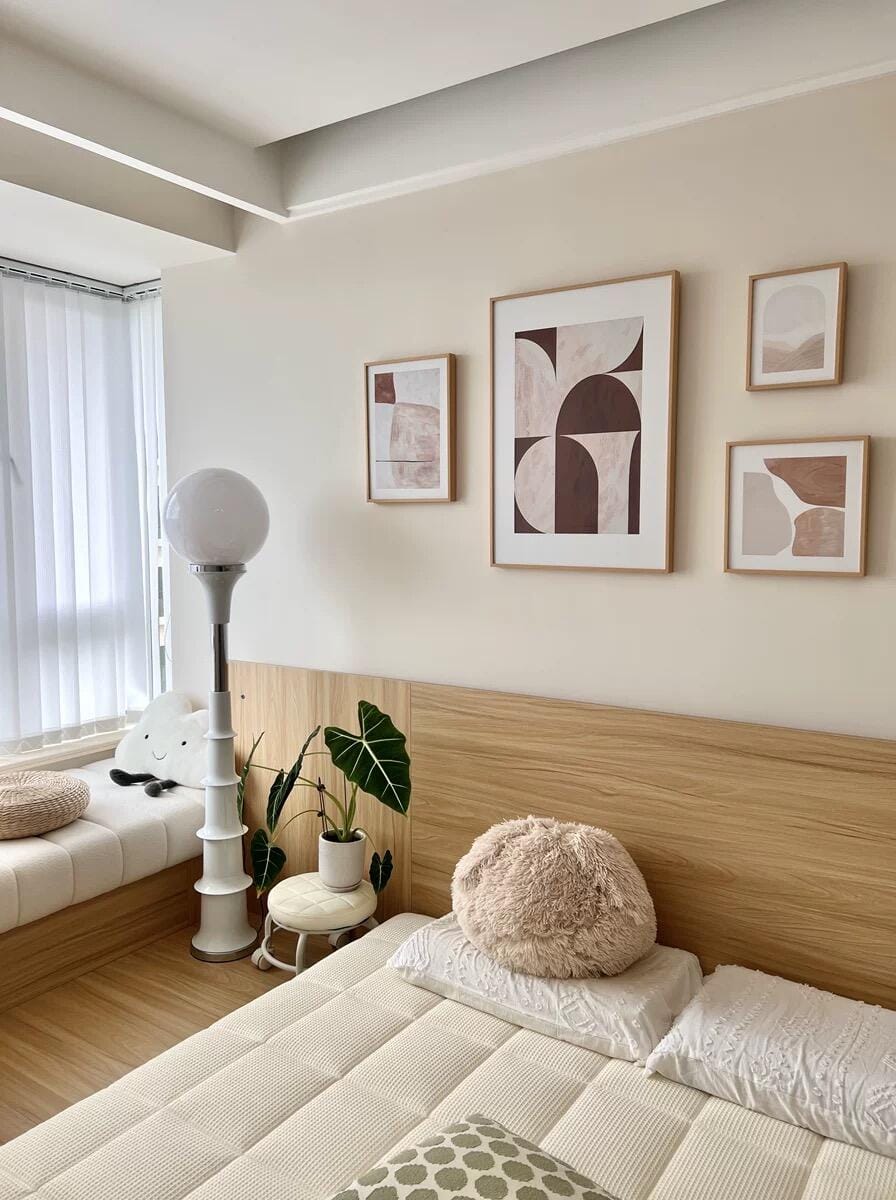 Customer photo review of Acrylic Globe Floor Lamp, Stacked Iron Stand, In-Line Switch, 145 cm