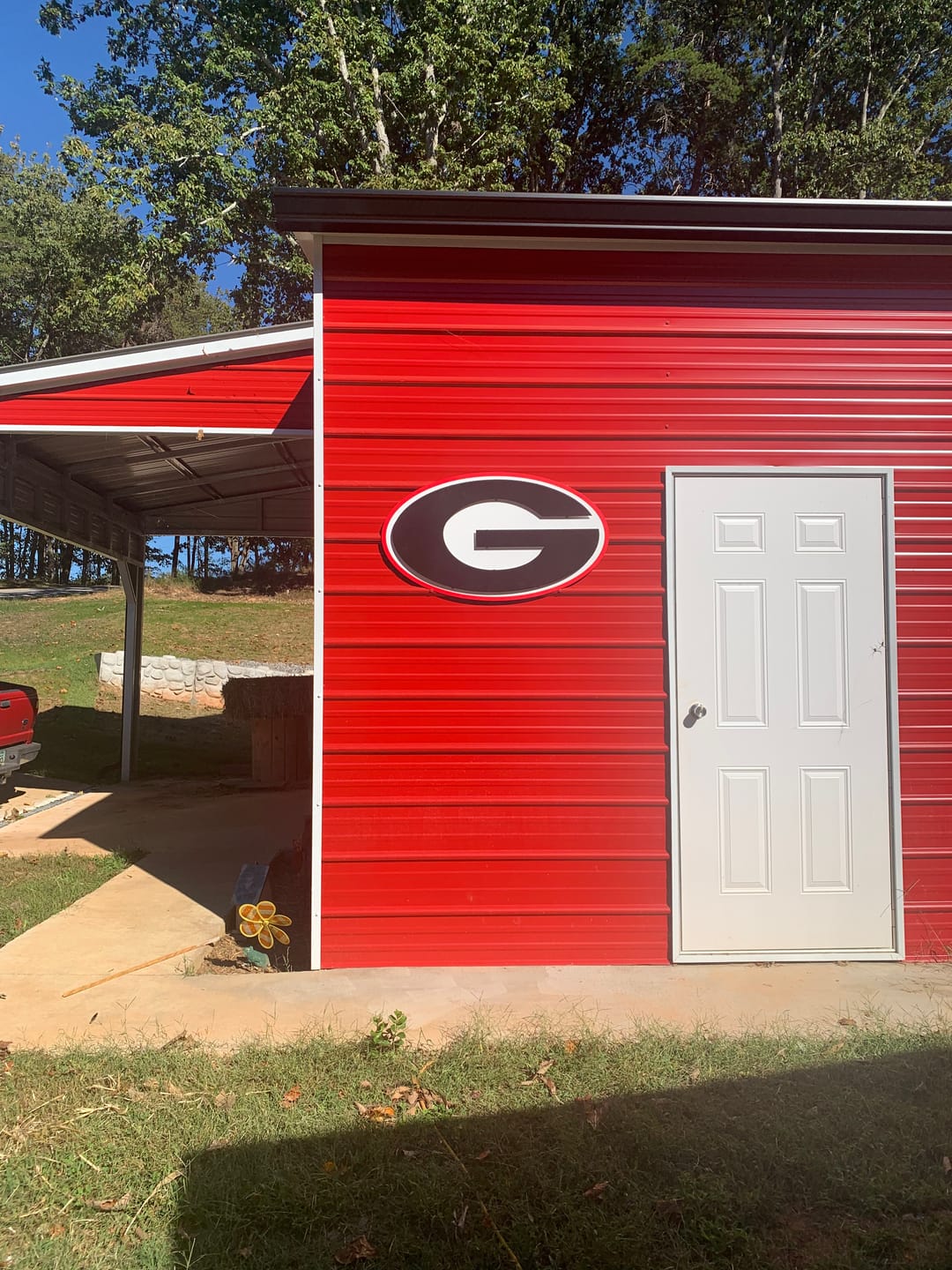 Customer photo review of Georgia Bulldogs "G" 3D Vintage Metal Wall Art