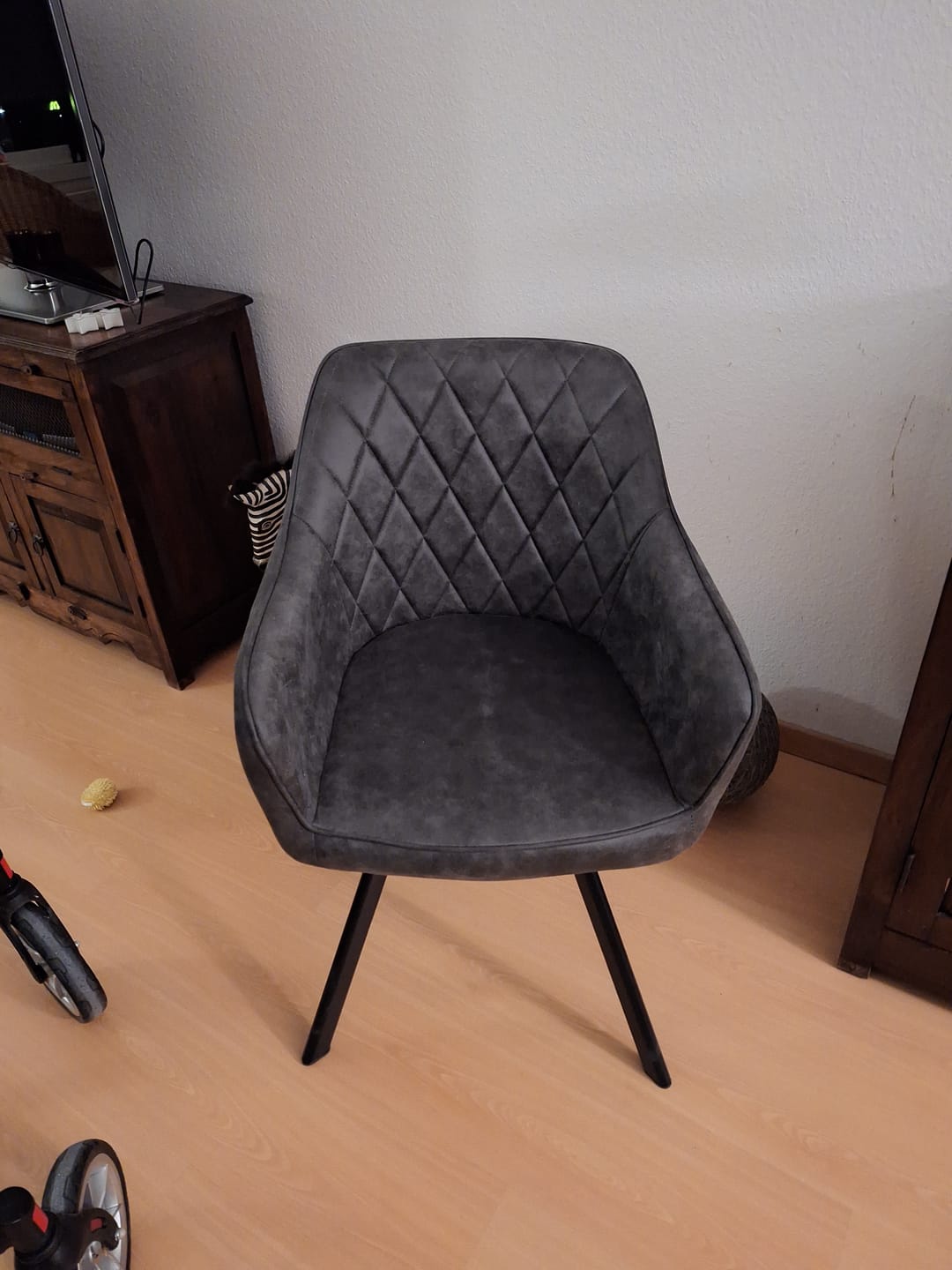 Customer photo review of Brione Draaibare Eetkamerstoel - Grijs