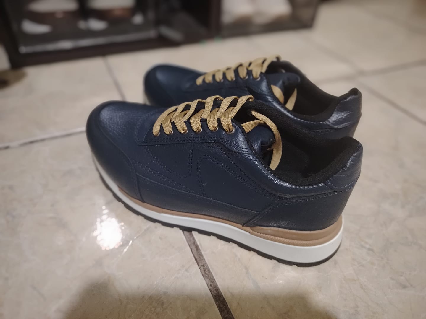 Customer photo review of Tenis Toronto - Marino