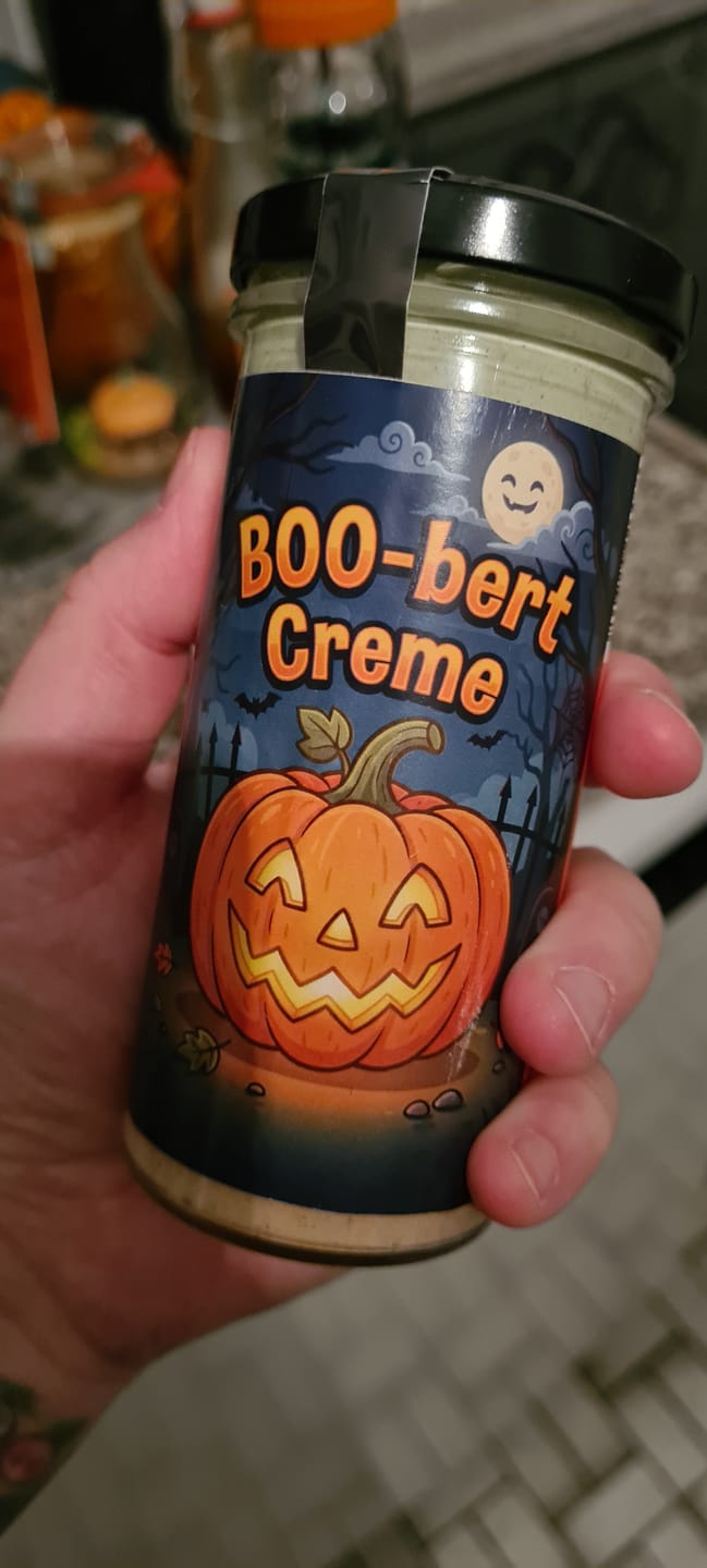 Customer photo review of BOO-bert Halloween-Creme – Weiße Schokoladencreme mit Gewürzen
