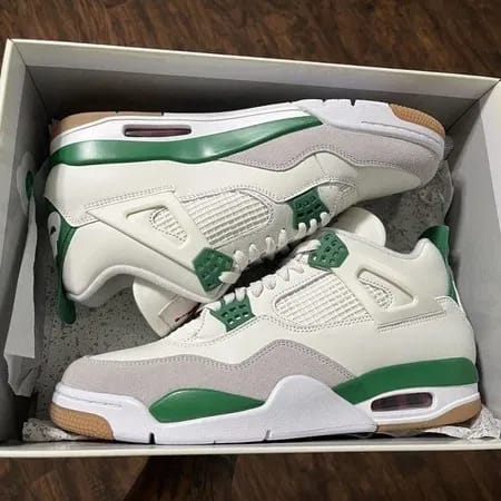 Customer photo review of Air Jordan 4 SB “Pine Green”