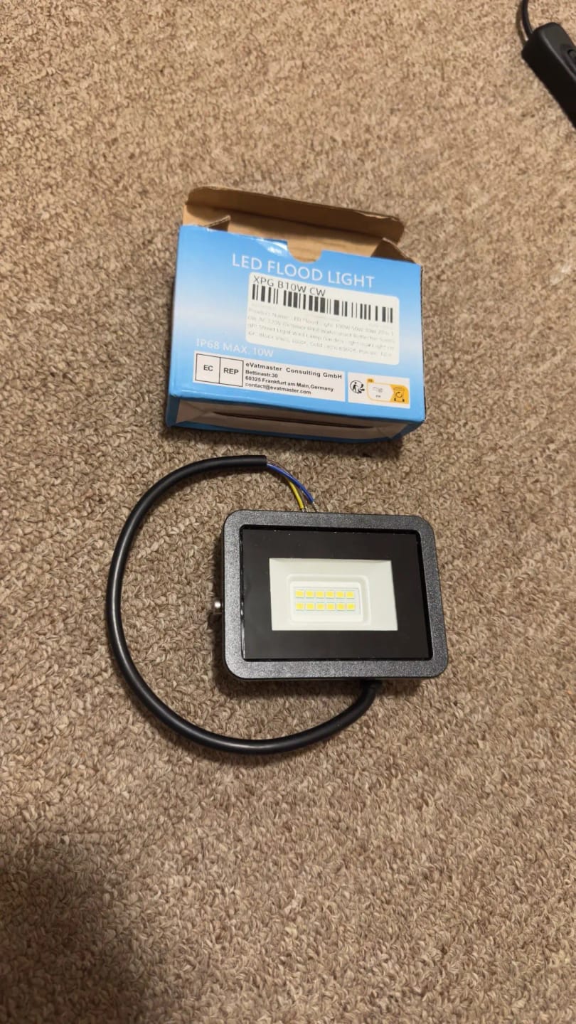 Customer photo review of LED Flood Light 100W 50W 30W 20W 10W AC 220V Outdoor IP68 Waterproof Reflector Spotlight Street Light Wall Lamp Garden Lighting
