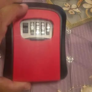 Customer photo review of Sicurezza Chiavi Cassaforte Parete con Serratura 4 Cifre