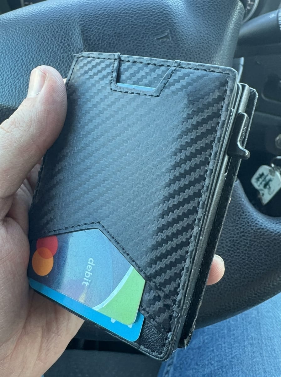 Customer photo review of EvoTech Minimalist Wallet Pro