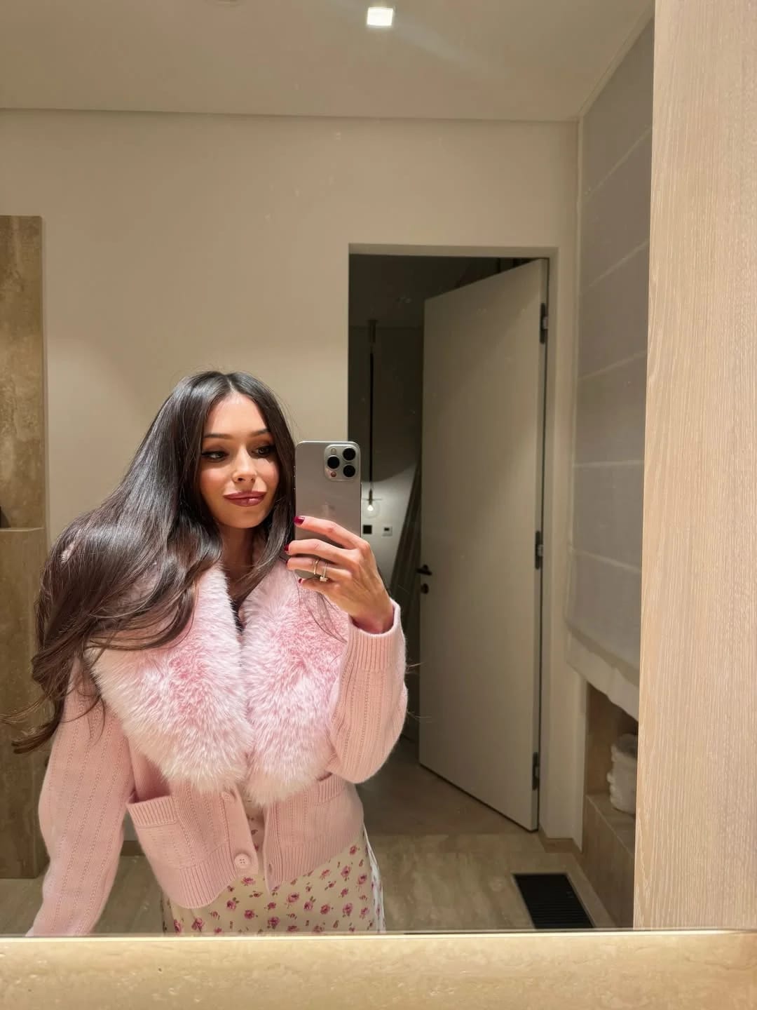 Customer photo review of Ella Faux Fur Collar Cropped Knit Cardigan