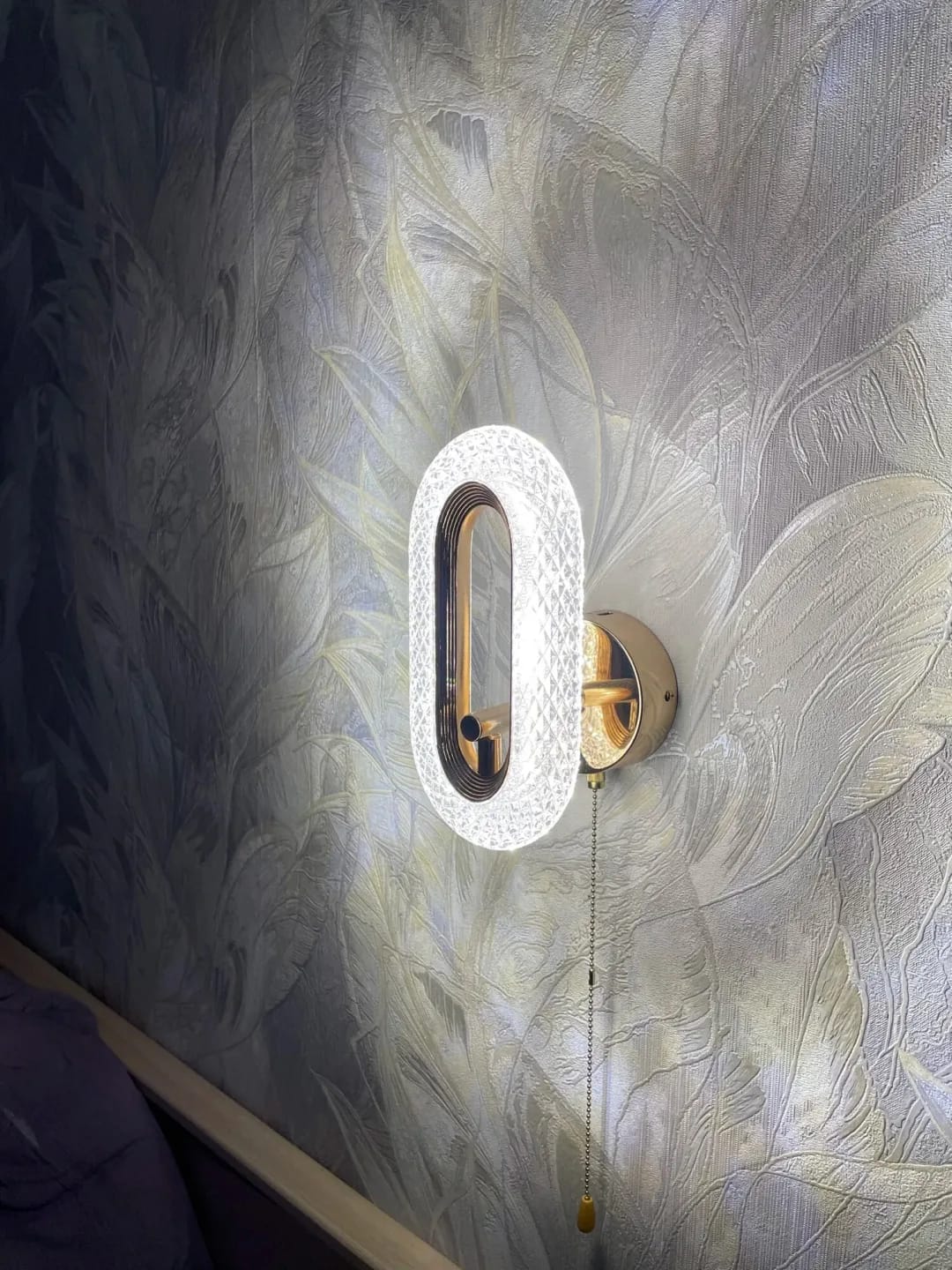 Customer photo review of Gold Wall Light, Patterned Acrylic Arc, Wall Sconce, 20–24 cm