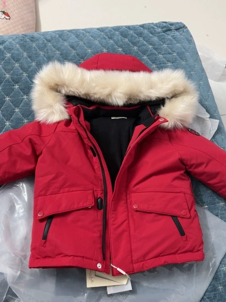 Customer photo review of Dave&Bella Kids Girls/Boys Winter Outdoor Waterproof Hooded Cozy Down Coats