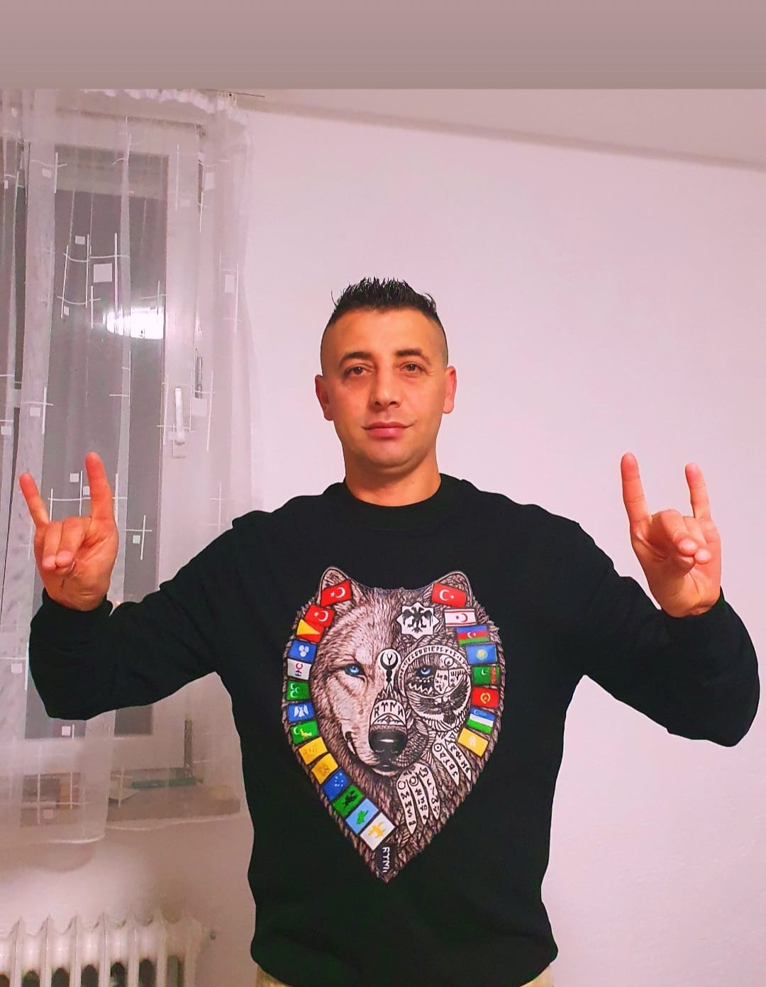 Customer photo review of Sweatshirt Schwarz BOZKURT