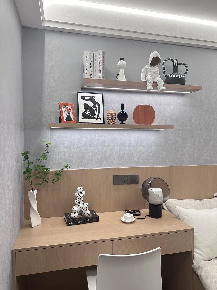 Customer photo review of Black Marble Table Lamp, Coloured Glass Shade, Iron, 36 cm High