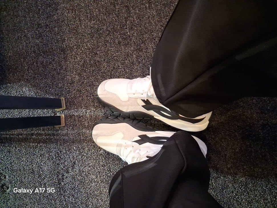 Customer photo review of Hareball - Wide Toe Sneakers