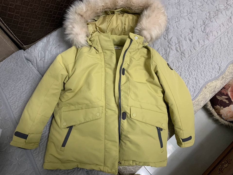 Customer photo review of Dave&Bella Kids Girls/Boys Winter Outdoor Waterproof Hooded Cozy Down Coats